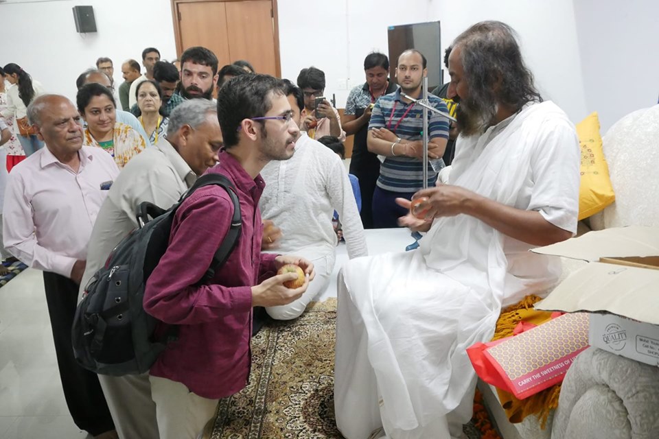 Tejas Samel meeting Gurudev Sri Sri Ravi Shankar in Rishikesh